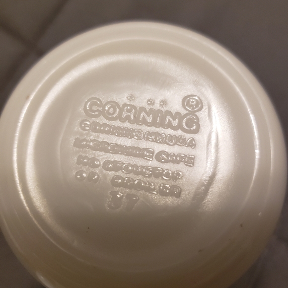 Set of 4 Corelle HOLLY DAYS mugs - Picture 3 of 3